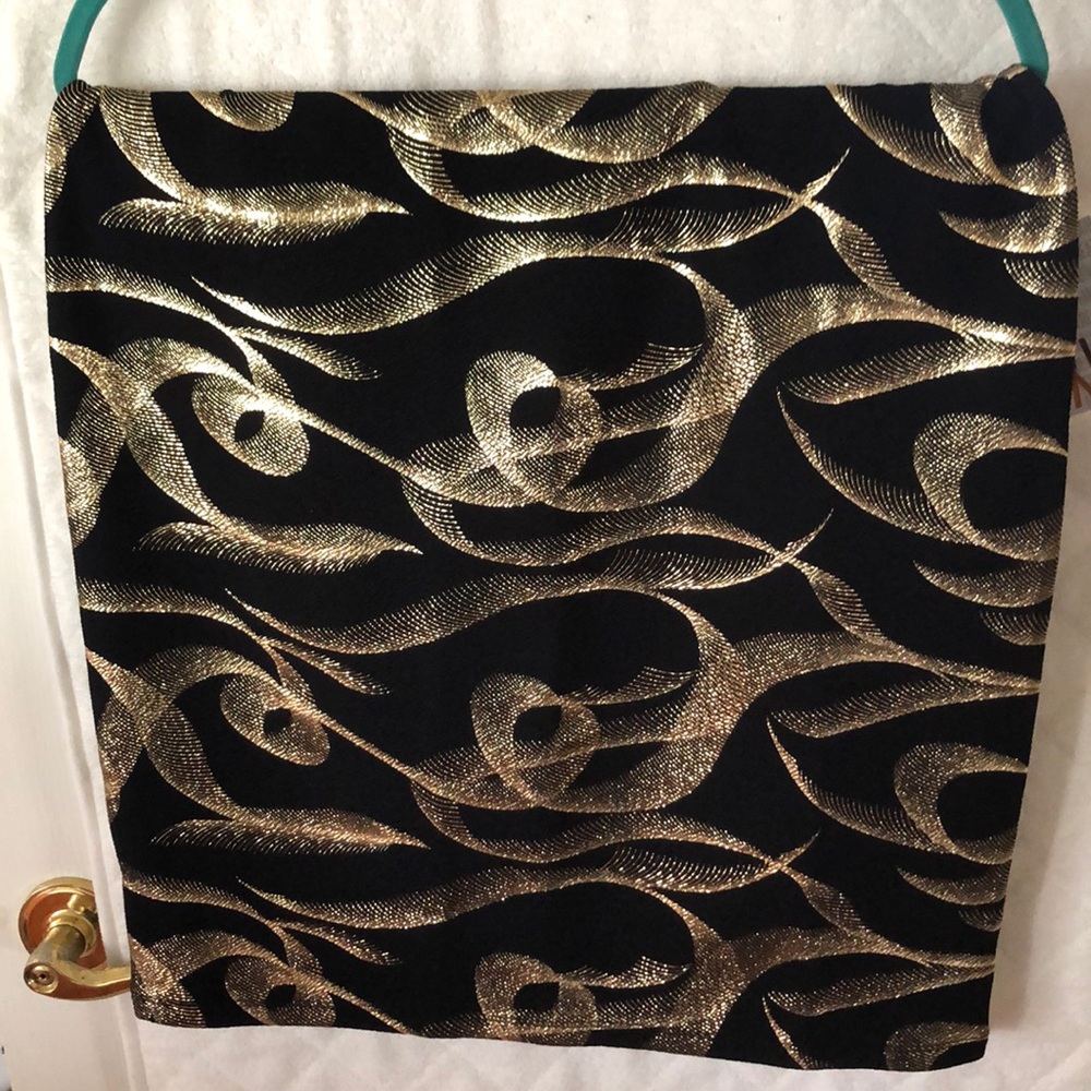Elegant Lularoe NWT XL Cassie Black and Gold